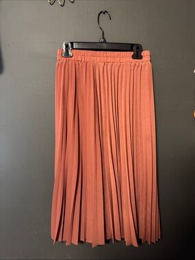 Pleated Midi Skirt in Dusty Rose - Women